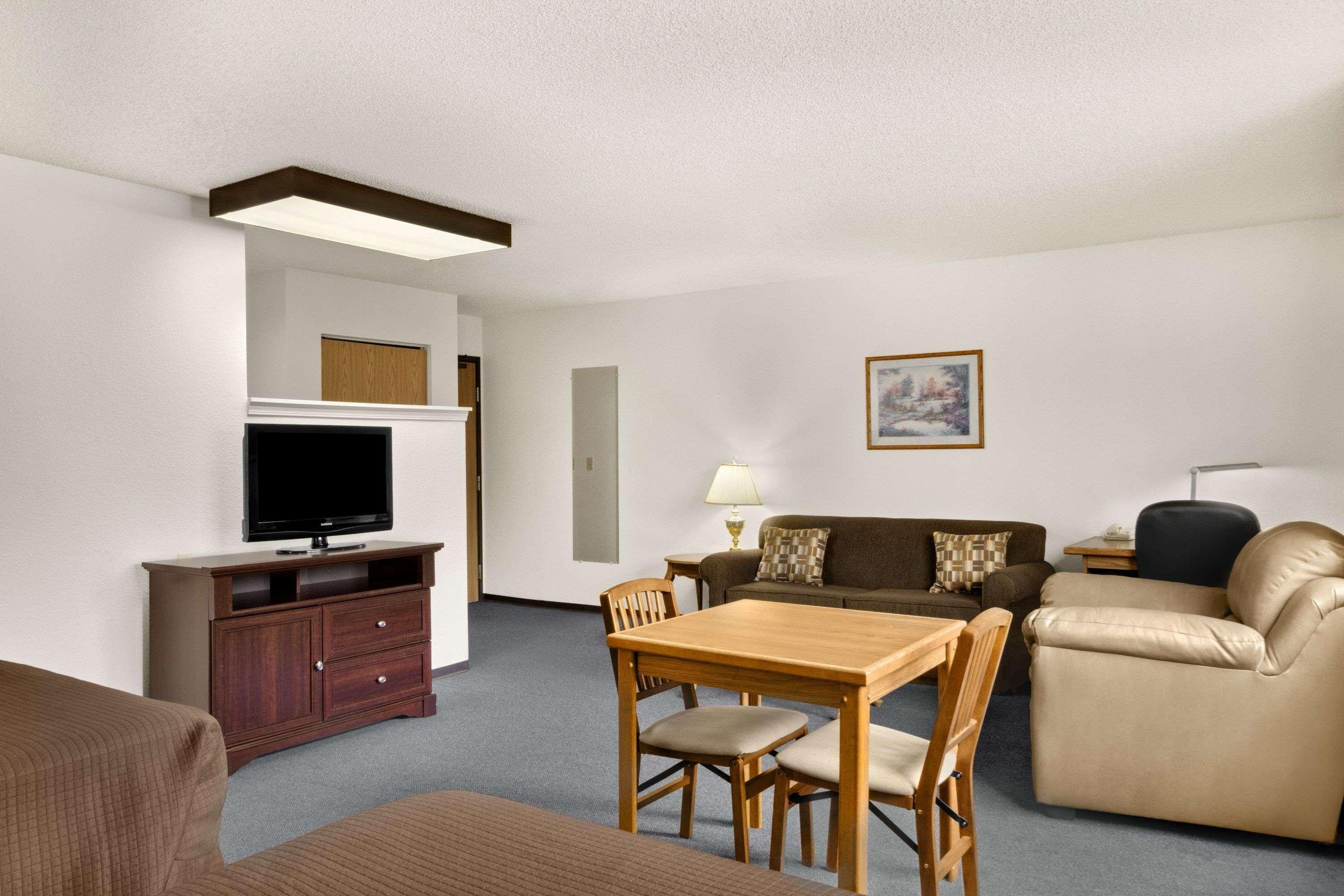 Super 8 By Wyndham Williams Lake Bc Bagian luar foto
