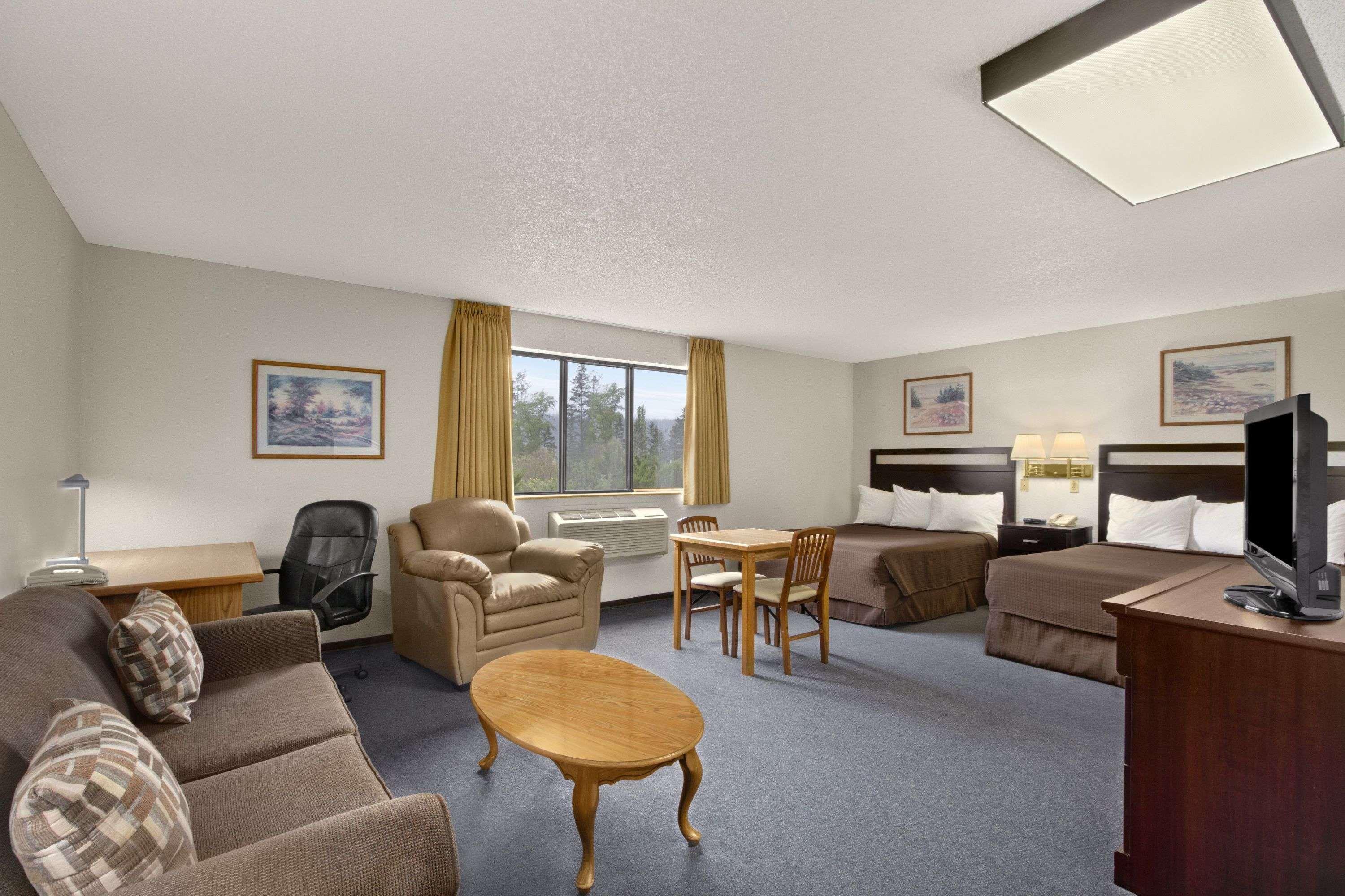 Super 8 By Wyndham Williams Lake Bc Bagian luar foto