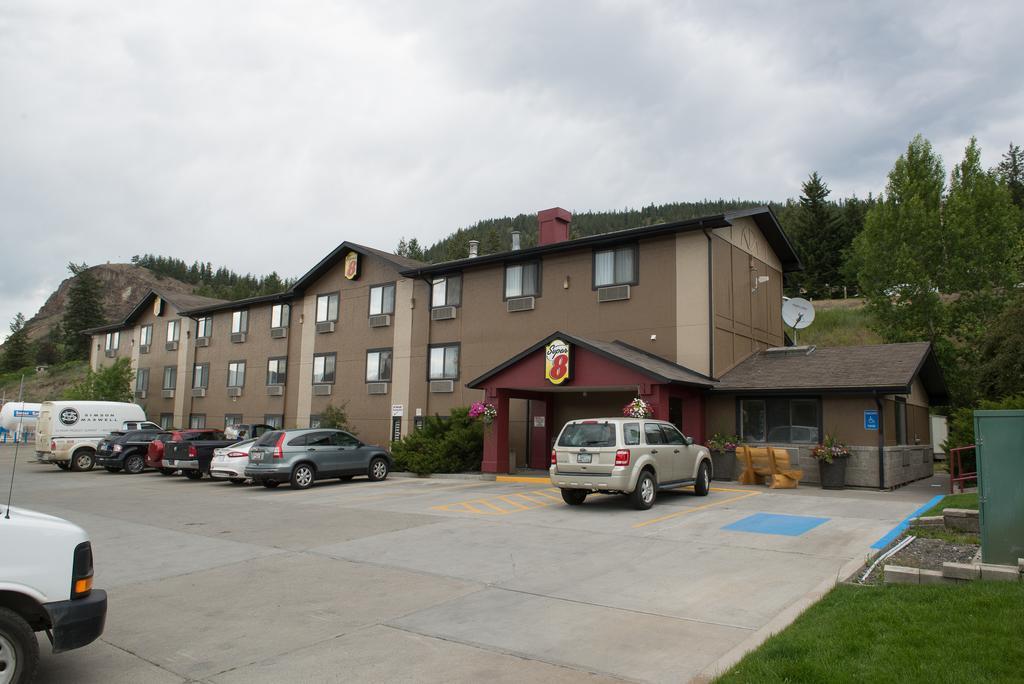Super 8 By Wyndham Williams Lake Bc Bagian luar foto