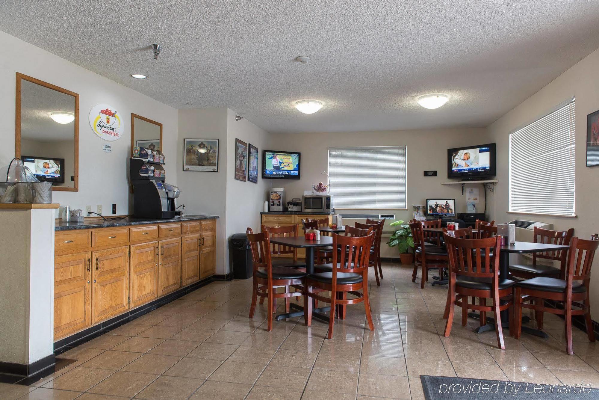 Super 8 By Wyndham Williams Lake Bc Bagian luar foto