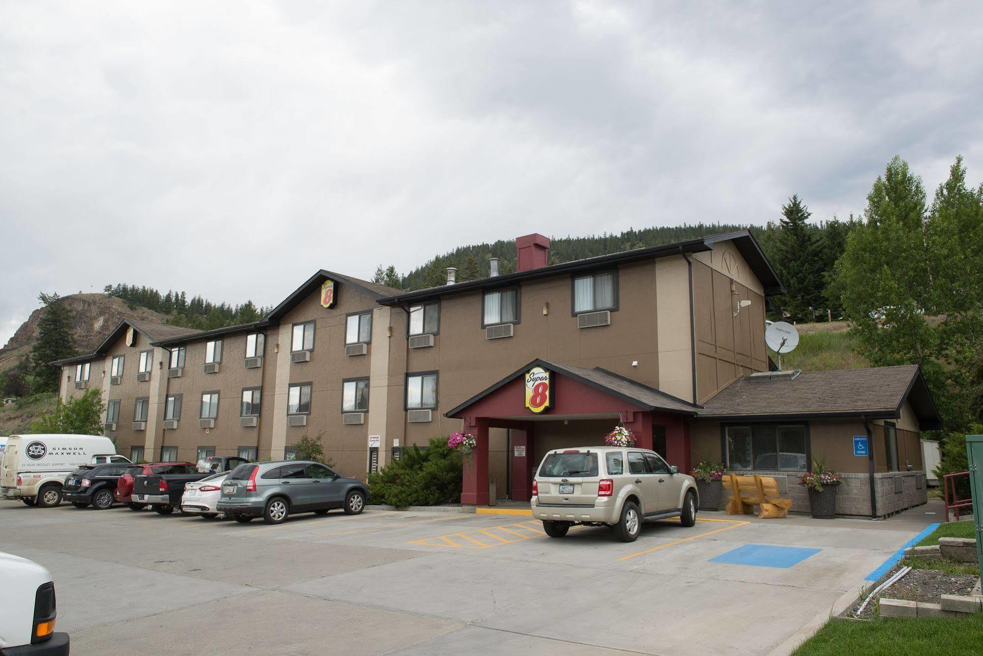 Super 8 By Wyndham Williams Lake Bc Bagian luar foto