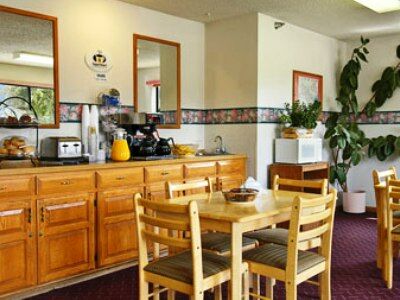 Super 8 By Wyndham Williams Lake Bc Restoran foto